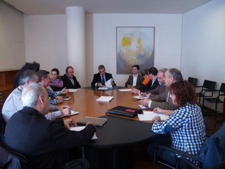 El Presidente de la DPH se reúne con las comarcas para abordar el futuro...