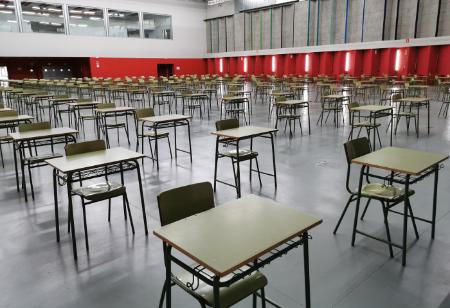 Imagen: Más de un millar de aspirantes se presentan este fin de semana a las...