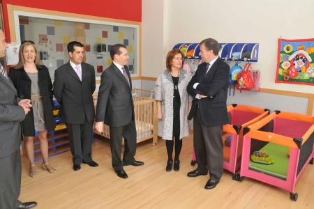 Se inaugura la nueva Escuela Infantil de Tierz con más de medio centenar...