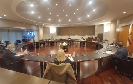 Imagen: Un momento de la reunión del patronato del Estudio General de Huesca