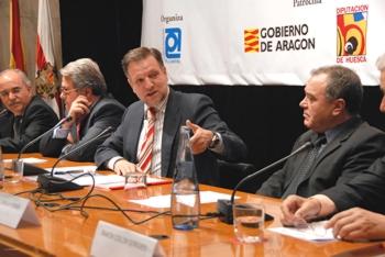 Imagen: Marcelino Iglesias clausuró el VI Congreso Nacional de Carreteras...