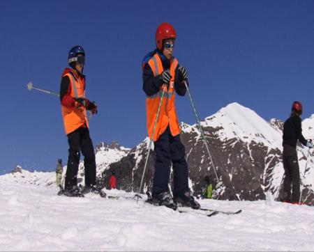 Imagen: La Diputación lleva a más de 800 escolares a la nieve este invierno