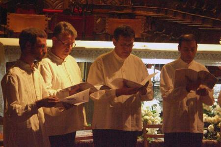 El gregoriano recorre las naves de la Catedral de Jaca con Antigua...