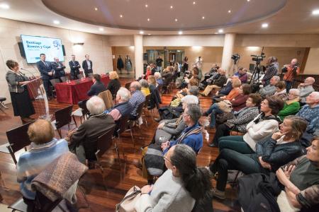 Imagen: La Vicepresidenta de la DPH da la bienvenida al acto de homenaje a Cajal organizado por el IEA- FOTO JAVIER BLASCO