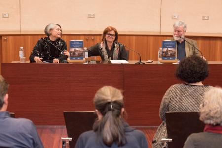 Imagen: Presentacio?n del libro sobre Julio Rafael Contreras con su hija Yolanda Ester Davis FOTO JAVIER BLASCO