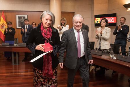 Imagen: Entrega de la Medalla de Oro a la Fundación de Historia Natural Félix de Azara de Argentina FOTO JAVIER BLASCO