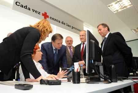 Imagen: Antonio Cosculluela visita el Centro de Recursos Tecnológicos de Cruz...