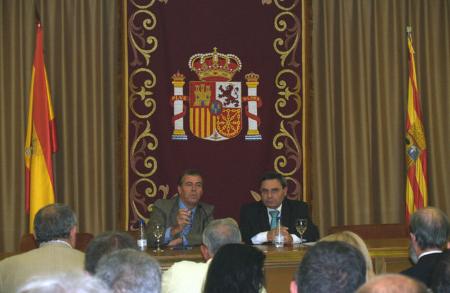 Imagen: El Presidente de la DPH y el Subdelegado de Gobierno se reúnen con un...