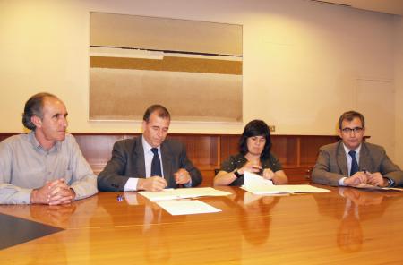 Imagen: Antonio Cosculluela ratifica el compromiso de la Diputación con el...