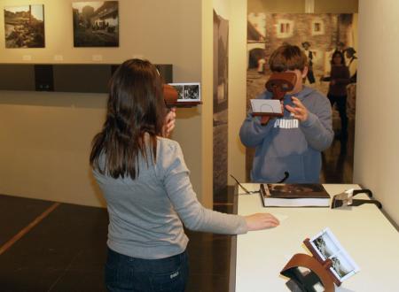 Imagen: La Diputación acerca a los escolares al mundo de la fotografía y a la...