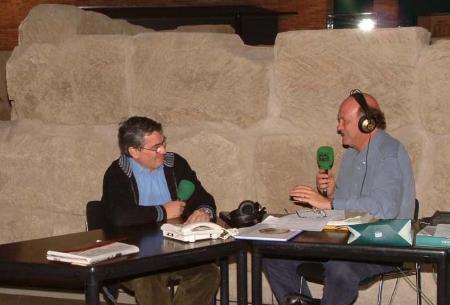 Imagen: Onda Cero retransmite desde la Diputación de Huesca un programa sobre la...