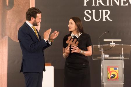 Imagen: Entrega del premio 'Música e integración' de la DPH en el marco del Festival Pirineos Sur a Luz Casal JAVIER BLASCO