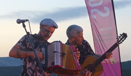 Imagen: Joan Garriga y el Mariachi Galáctico