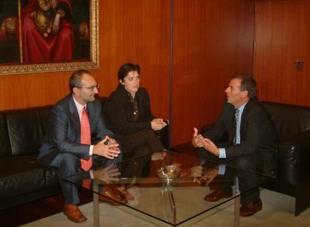 Imagen: El Presidente de la Diputación se compromete a colaborar con la CARTV...