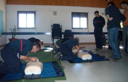 La DPH imparte la segunda jornada de formación sanitaria a bomberos de...