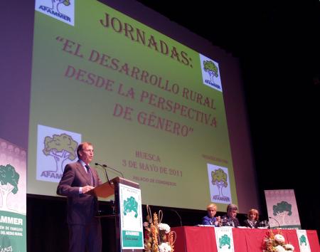 Imagen: Coscullluela inaugura la jornada de Afammer Huesca y situa a la mujer...