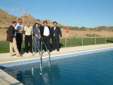 Imagen: La diputada de Obras, Margarita Périz, inaugura las piscinas municipales...