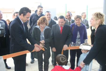 La Diputada de Cultura, Educación y Deporte asiste a la inauguración de...