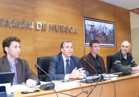 Imagen: Antonio Cosculluela presenta la Guía Crosbill de la provincia de Huesca,...