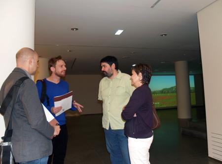 Imagen: Elisa Sanjuán inaugura la exposición de la Beca Ramón Acín: un viaje en...