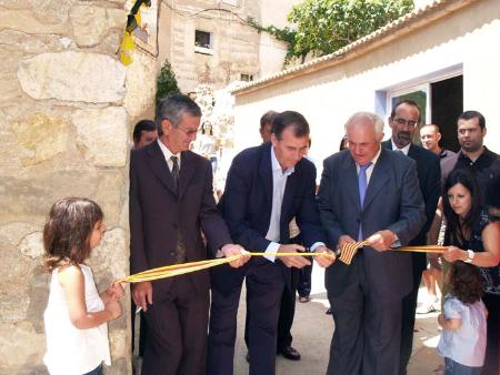 Antonio Cosculluela inaugura la plaza Alíns del Monte ubicada sobre el...