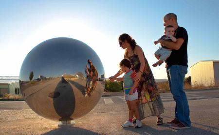 Imagen: Alicia Framis expone su visión sobre el cielo en la Diputación de Huesca