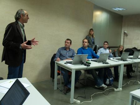Imagen: El Taller en Nuevas Tecnologías ofrece empleo a 12 personas que...
