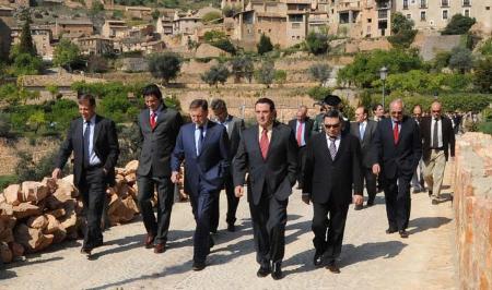 Imagen: El Presidente de la Diputación de Huesca asiste a la inauguración del...