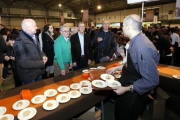 Imagen: Barbastro saborea la trufa negra en una multitudinaria degustación popular