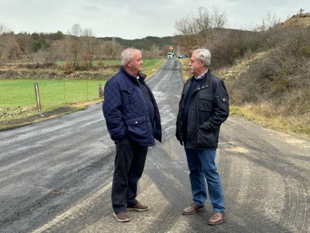 La DPH invierte casi un millón de euros en la mejora de la carretera que une Javierrelatre y Latrás