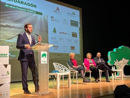 Isaac Claver valora el papel de la mujer rural como “pieza clave” de...