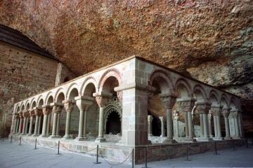 Claustro de San Juan de La Peña