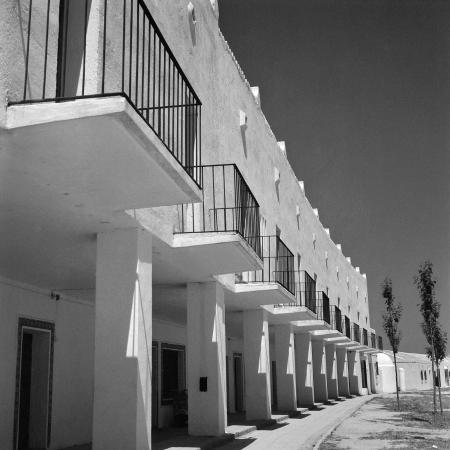 Conjunto de viviendas. Esquivel (Sevilla), ca. 1952. © Herederos de Joaquín del Palacio