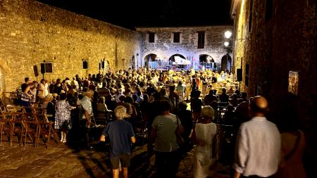 El Festival Internacional en el Camino de Santiago finaliza con gran éxito de público y crítica su 33ª edición con 5.100 espectadores en...