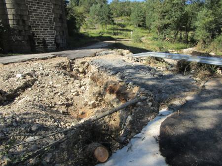 Imagen: Acceso a Ibort con paso provisional de emergencia