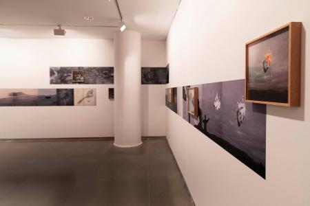 Cristina De Middel. Jan Mayen, 2015. Instalación. Dimensiones variables. Cortesía de Cristina De Middel / Magnum Photos. Foto: Javi Broto