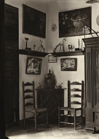 Ricardo Compairé. Un rincón comedor. Huesca, c. 1928. Copia original. Gelatina de revelado químico virada al azufre. 57,5 x 44 cm. Fondo Ricardo Compairé. Fototeca Diputación Provincial de Huesca