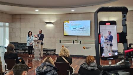 Imagen: Claver e Ibort en la presentación del Plan de Residencias 2025.