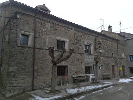 Imagen: Vivienda en Arcusa, se pretende adaptar la primera planta del edificio del antiguo ayuntamiento