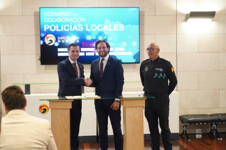 Foto de grupo de la firma del convenio de Policías Locales de la DPH.