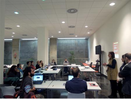 Imagen: La diputada María Rodrigo ha dado la bienvenida a los diez participantes del Taller de Empleo.