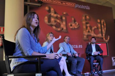 Cristina de la Hera, Luis Gutiérrez y Víctor Rodríguez, junto al actor Quique Lera, en la presentación de la nueva web.