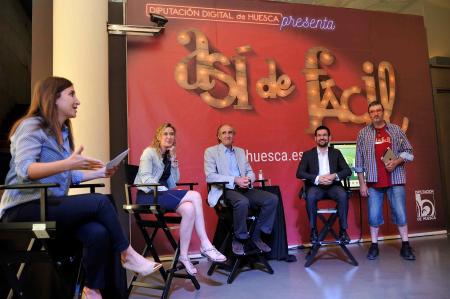 Cristina de la Hera, Luis Gutiérrez y Víctor Rodríguez, junto al actor Quique Lera, en la presentación de la nueva web.