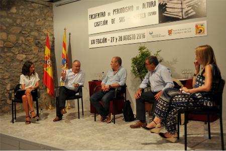 Imagen: El Presidente de la DPH participó en la primera charla de la jornada. Fotos: P. OTÍN / DPH.