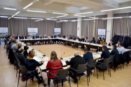 Imagen: Un momento de la reunión celebrada en Lérida.