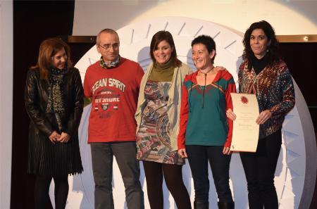 Foto de familia de todos los premiados de la gala de los XVIII Félix de Azara. Fotos: J. BLASCO.