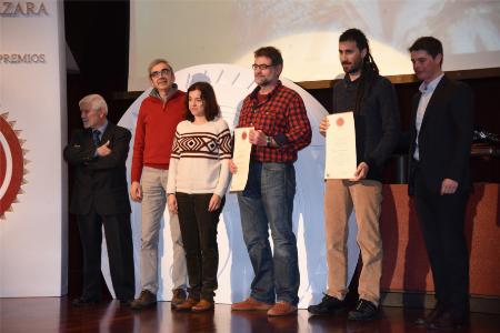 Foto de familia de todos los premiados de la gala de los XVIII Félix de Azara. Fotos: J. BLASCO.