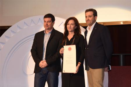 Foto de familia de todos los premiados de la gala de los XVIII Félix de Azara. Fotos: J. BLASCO.