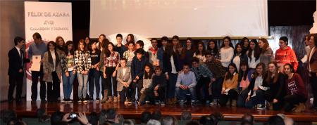 Foto de familia de todos los premiados de la gala de los XVIII Félix de Azara. Fotos: J. BLASCO.