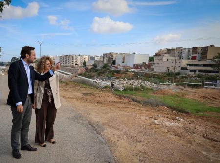 El presidente y la alcaldesa visitando el proyecto de Nova Vida